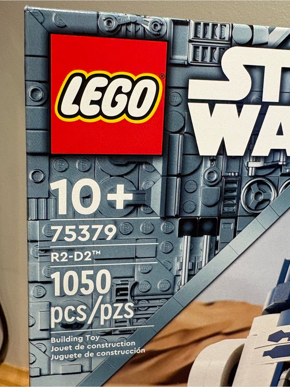 LEGO Star Wars R2-D2 75379 - Picture 7 of 7